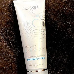 Lumi spa nu skin cleanser and facial tool
